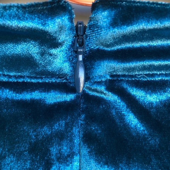 WHBM - White House Black Market XS Size N.W.T. Elegant Blue Velvet Dress. - Picture 5 of 10